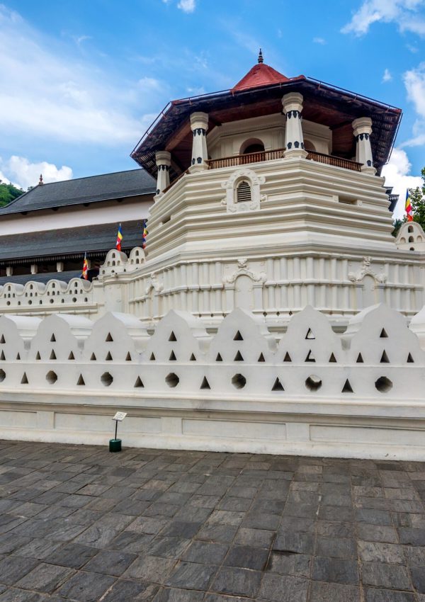 temple-of-the-sacred-tooth-relic-2024-10-17-22-29-52-utc (3) (1)